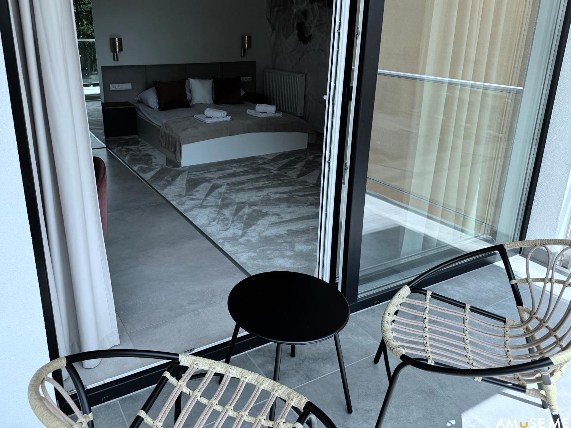 Amuse Me Lejlighedshotel Kielce Eksteriør billede